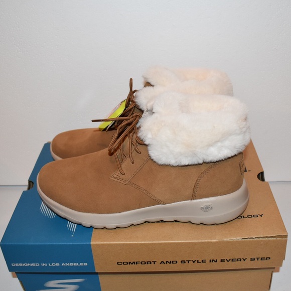 🔥SOLD🔥Skechers Lush Women's Lace-Up Fur Boot - Picture 4 of 9